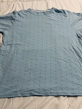 International Report Essentials Men's large light blue pink flamingos t shirt